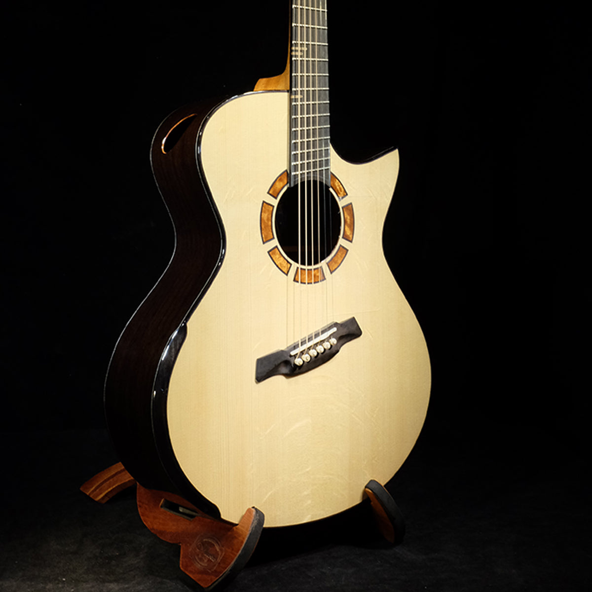 Blue Label | MJ Swiss Moon Wenge #119 | Fan Fret Hold