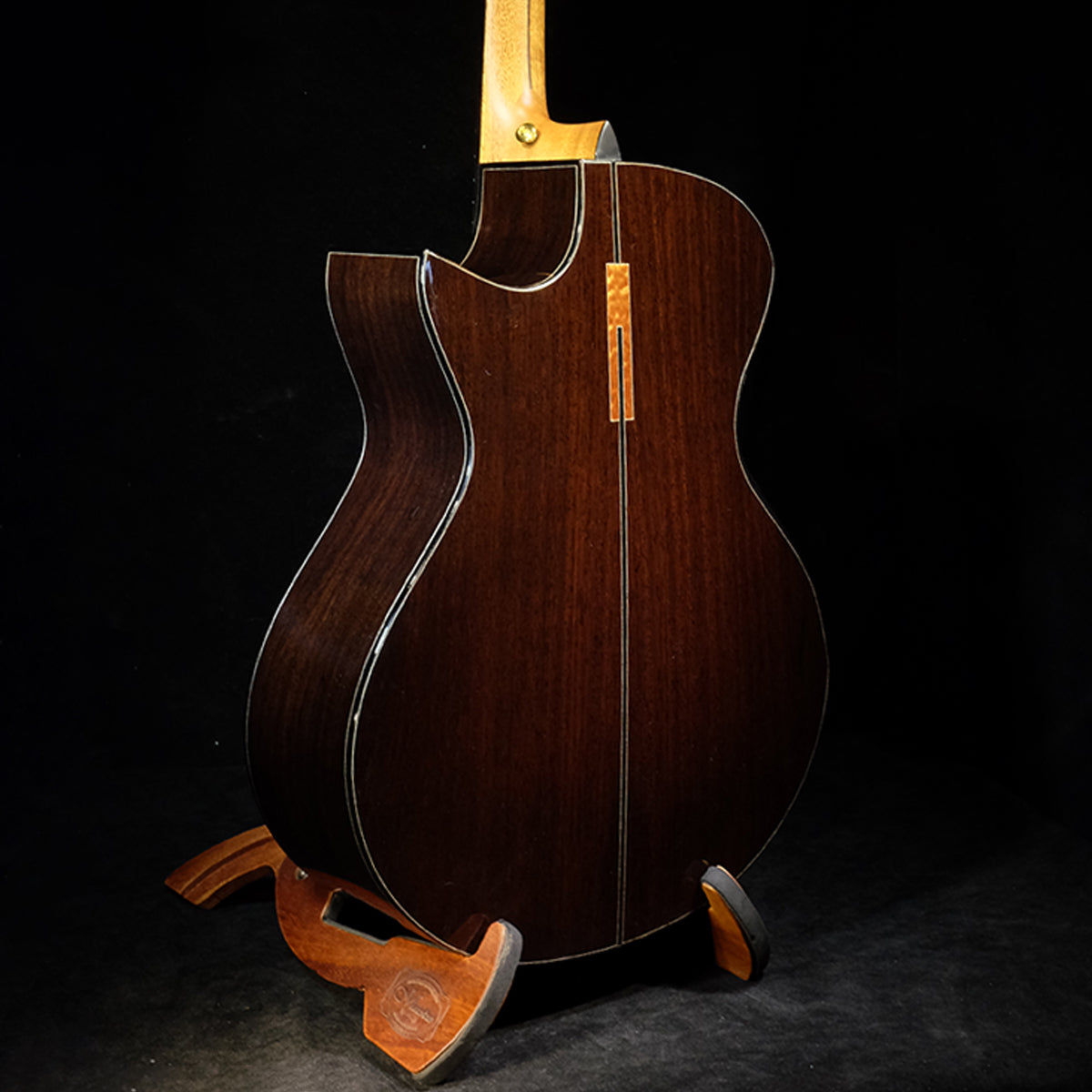 Blue Label | MJ Swiss Moon Wenge #119 | Fan Fret Hold