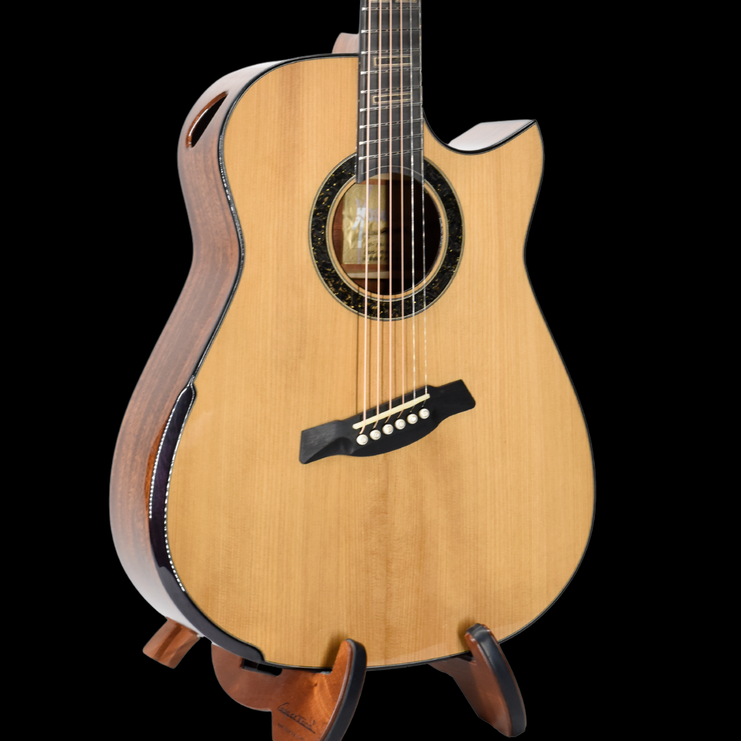 Gold Label | MD Adirondack Mahogany Fanned Fret | Hold