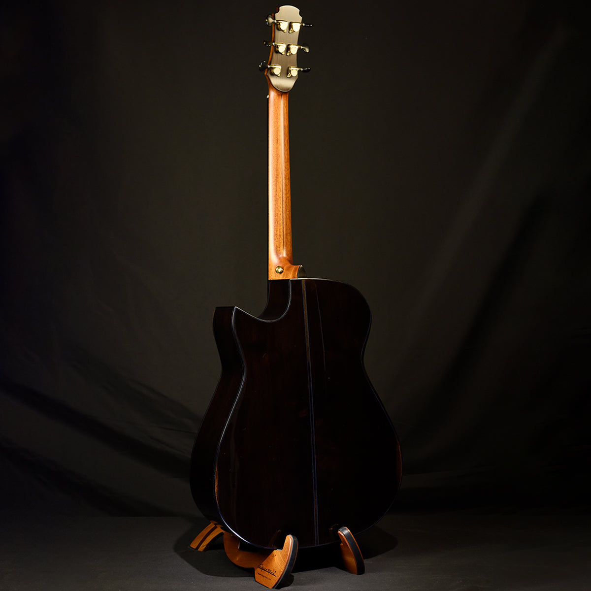 Blue Label | MD Torrefied Swiss Moon African Blackwood | #229 Hold