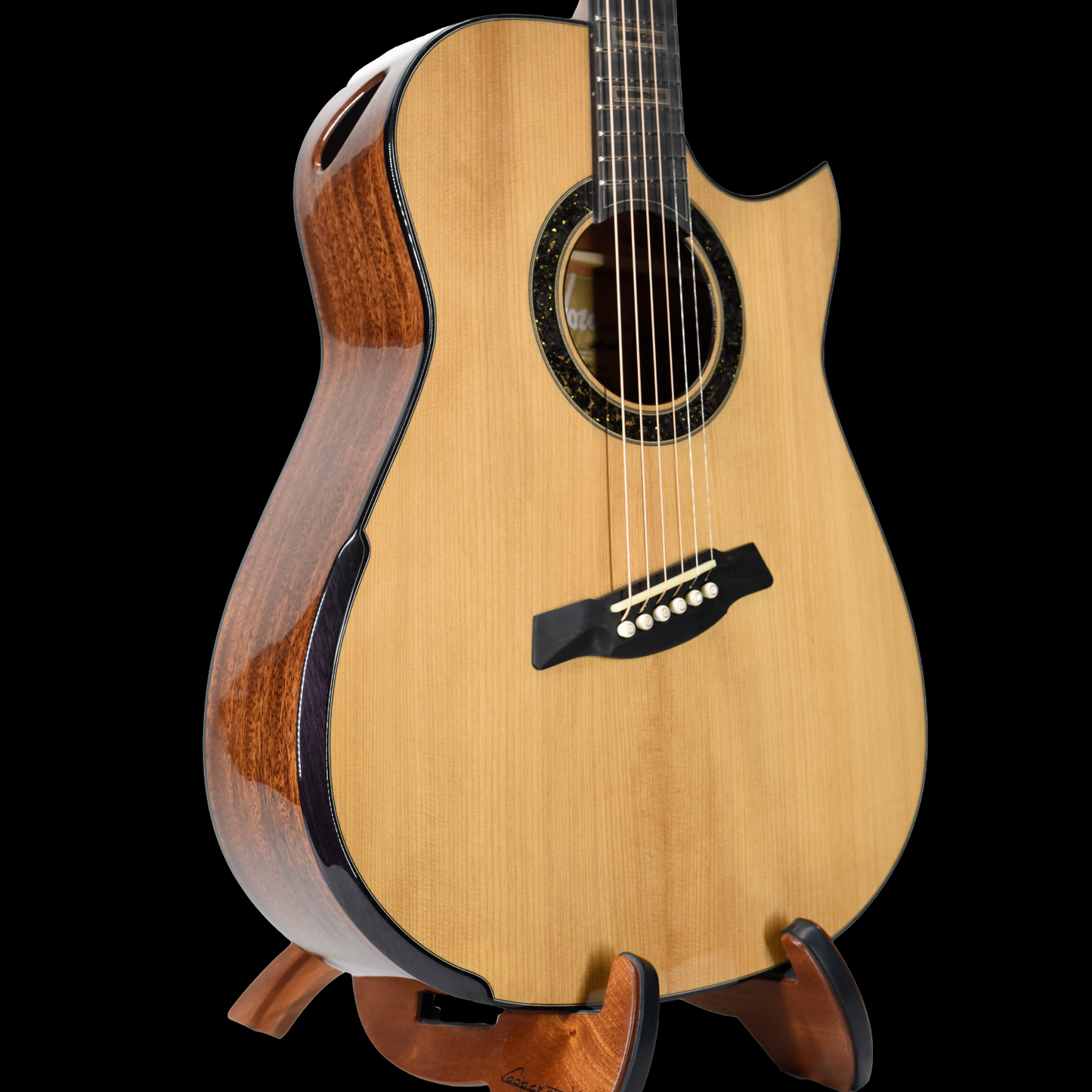 Gold Label | MD Adirondack Mahogany Fanned Fret | Hold