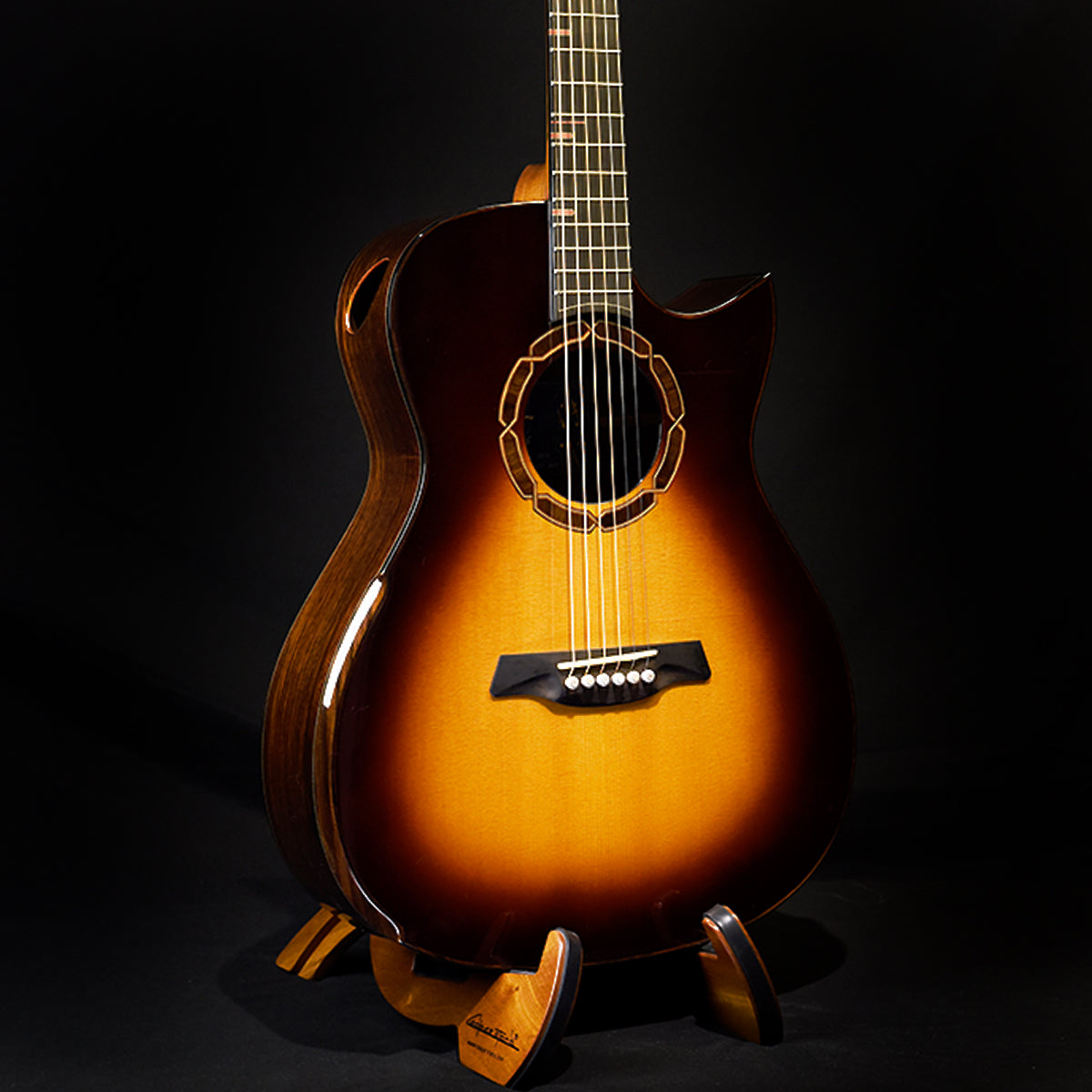 Blue Label | Deep OM Sitka Indian Rosewood #5 | Sunburst Hold