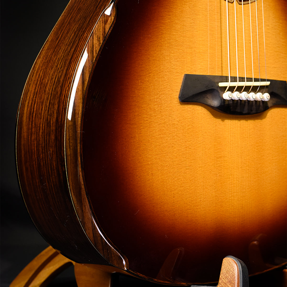 Blue Label | Deep OM Sitka Indian Rosewood #5 | Sunburst Hold