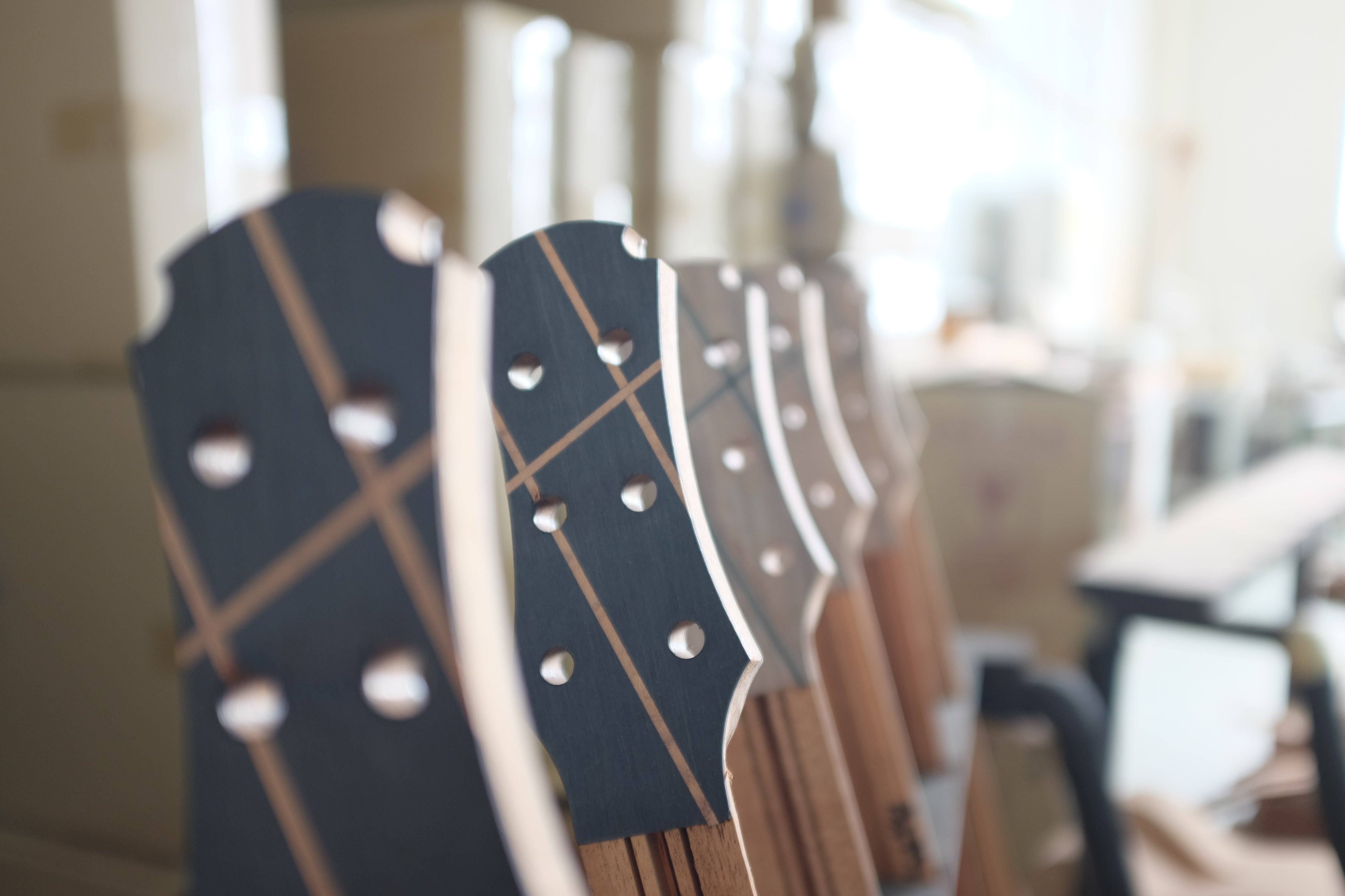 Black Label | Medium Jumbo – Hozen Guitars