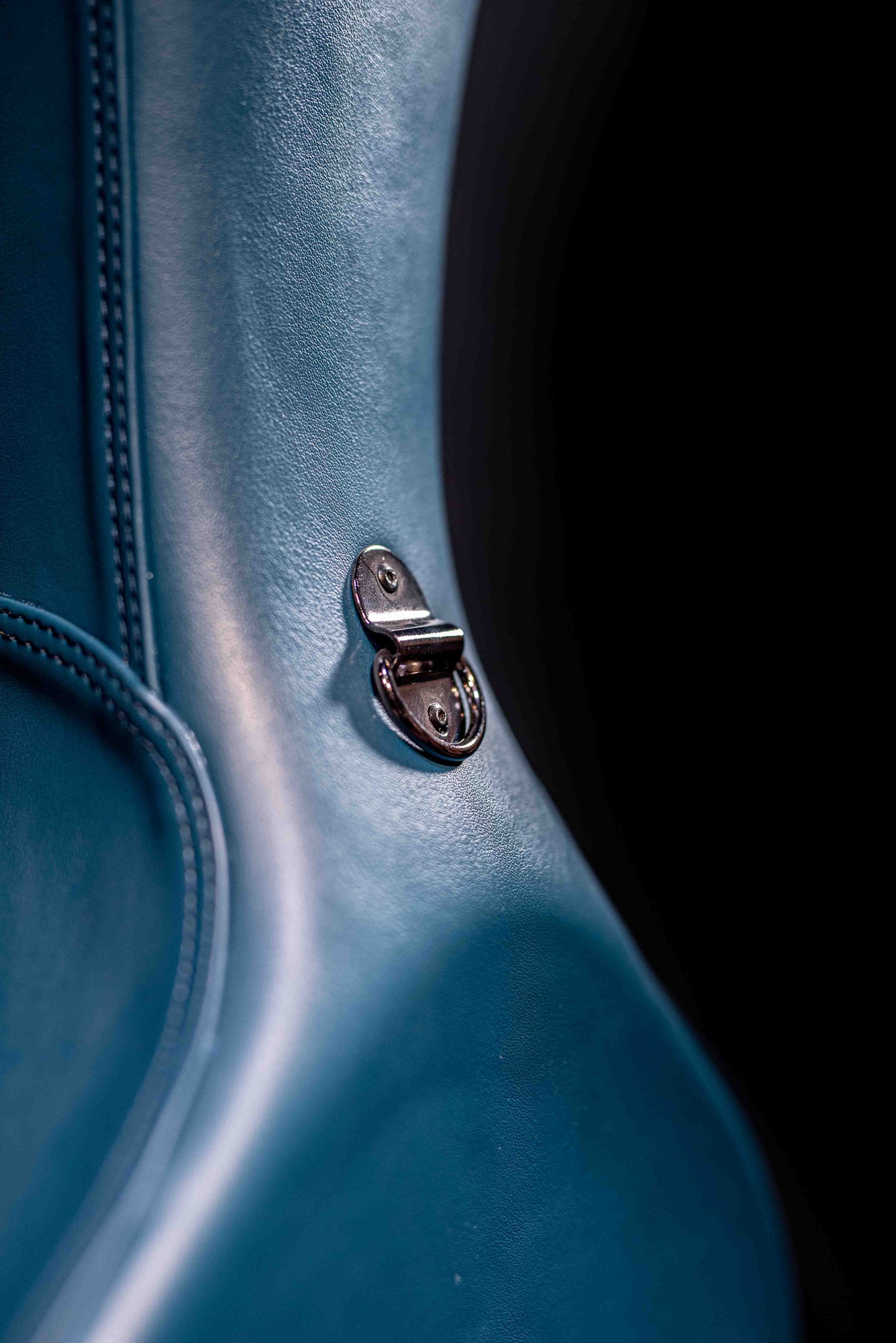 Hozen Guitars Polycarbonate Case Fully Bounded in Blue Leather