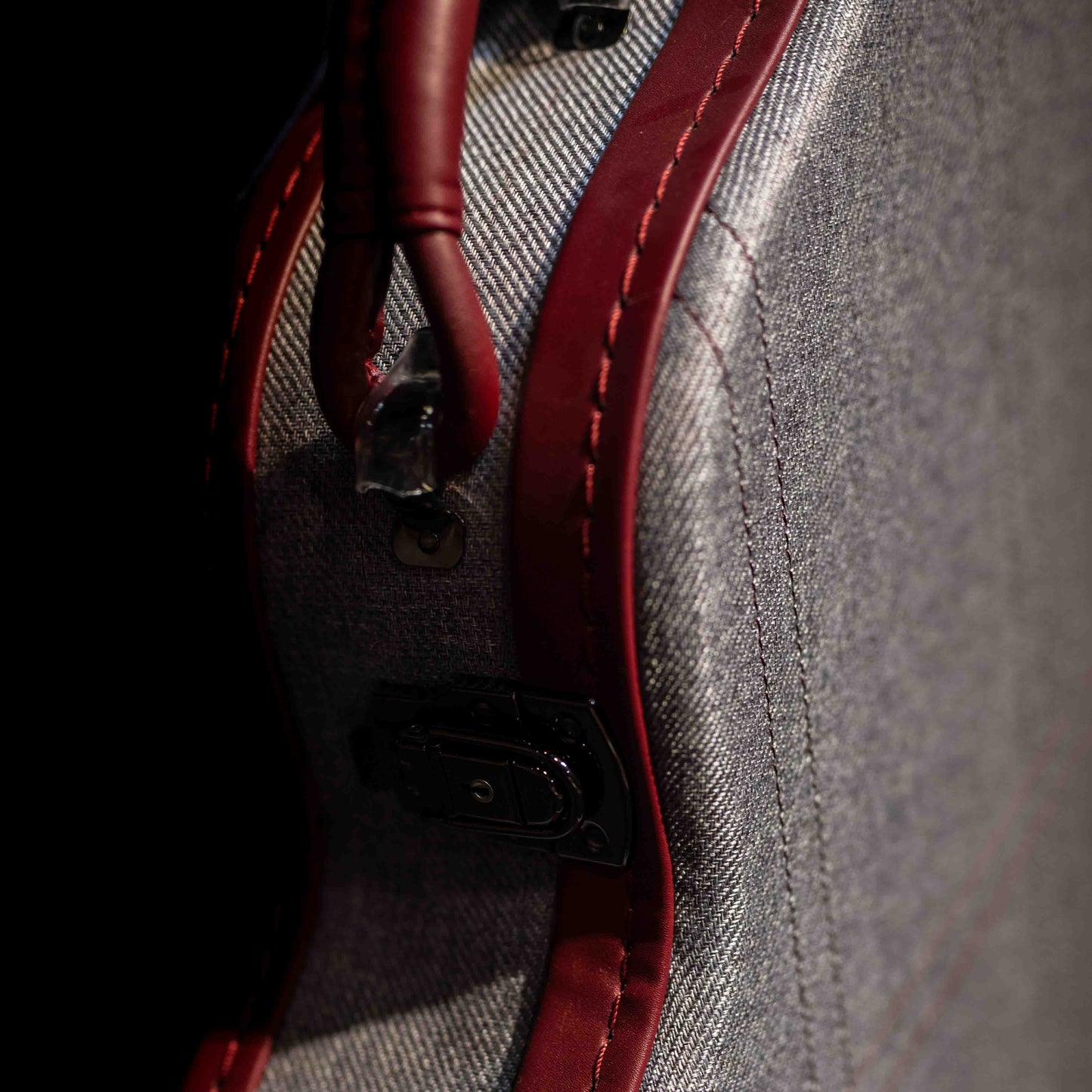 Hozen Guitars Red Label Hardcase