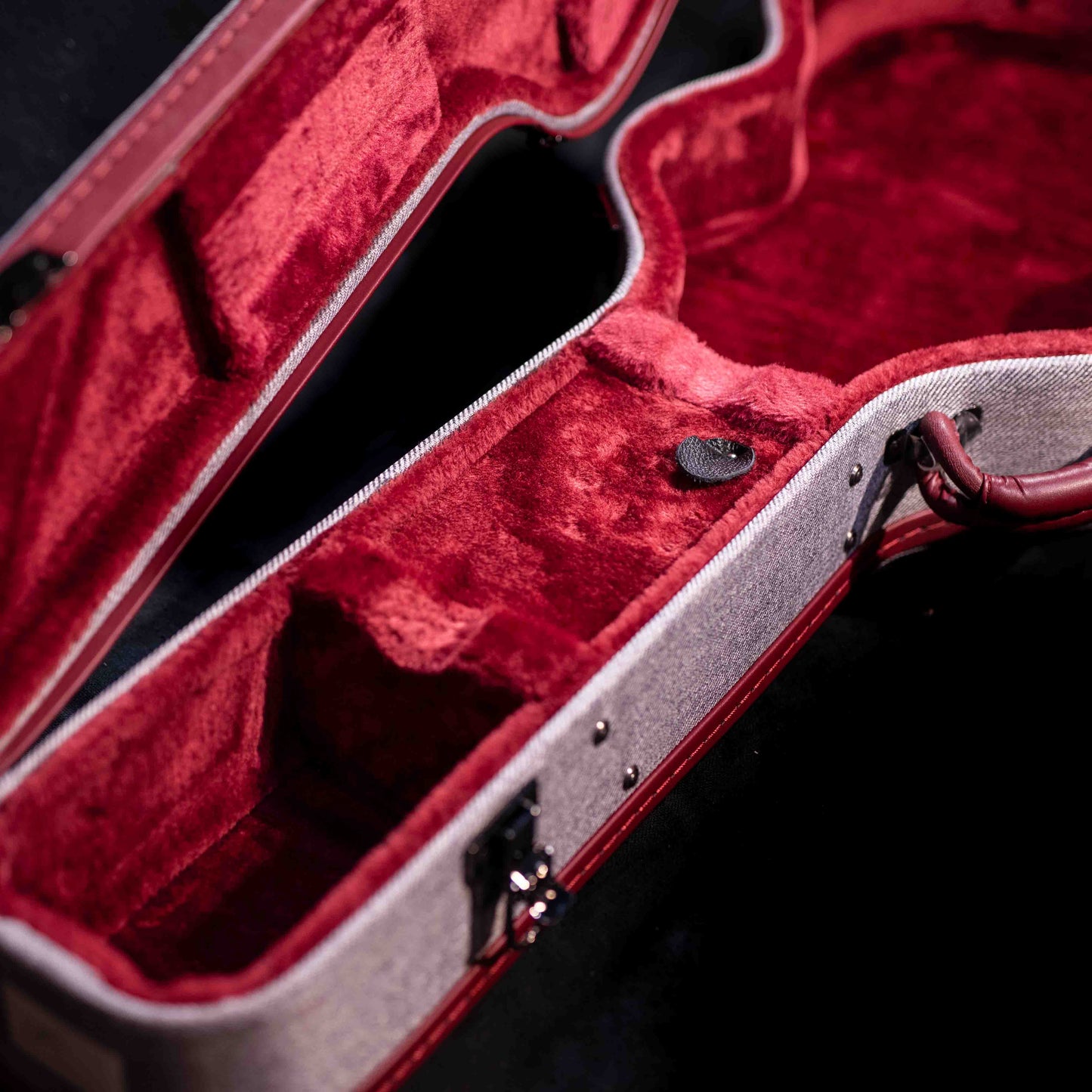 Hozen Guitars Red Label Hardcase