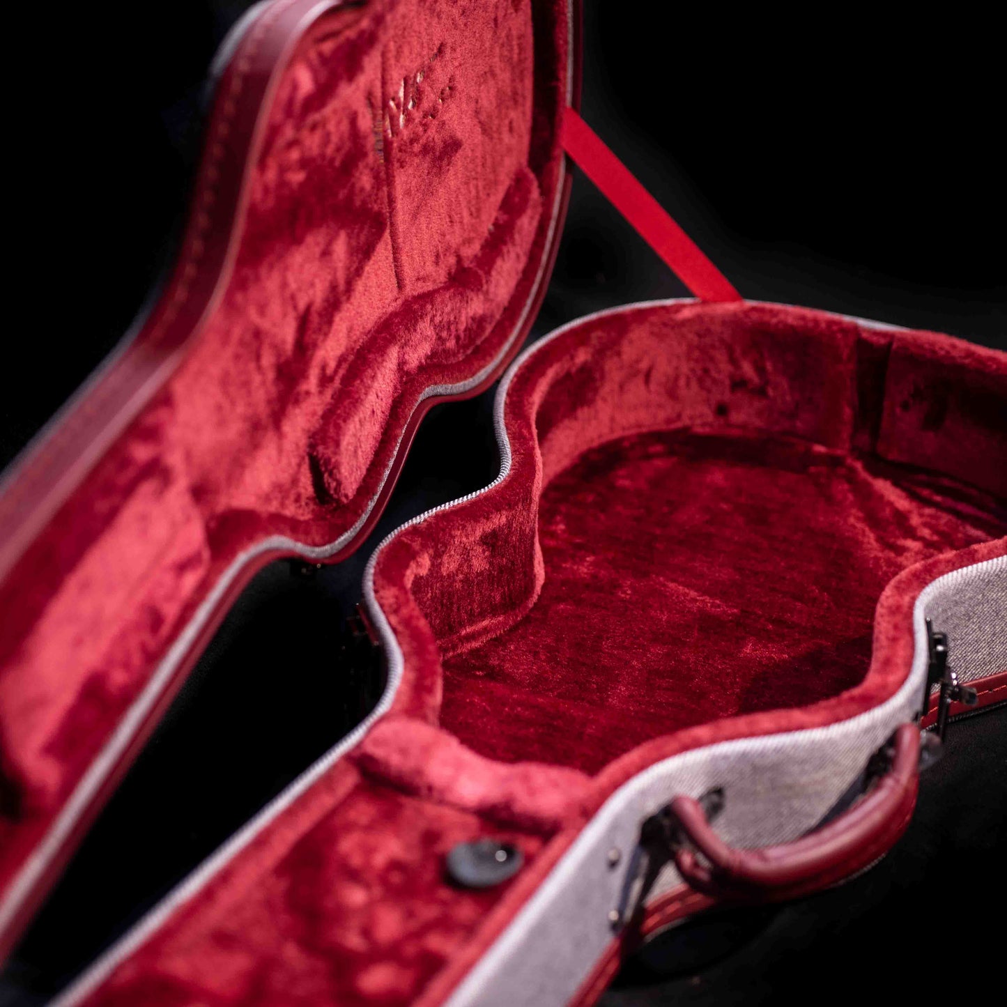 Hozen Guitars Red Label Hardcase
