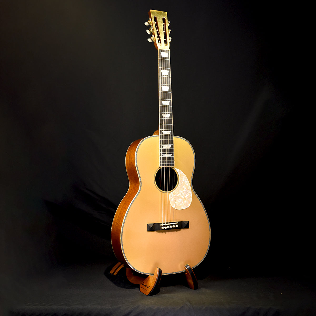 Red Label | O Adirondack African Mahogany | Slotted Headstock Gold Top