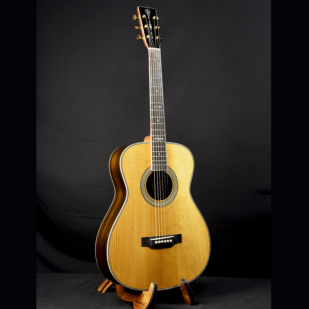 Red Deluxe | OOO Short Scale Golden Adirondack African Blackwood