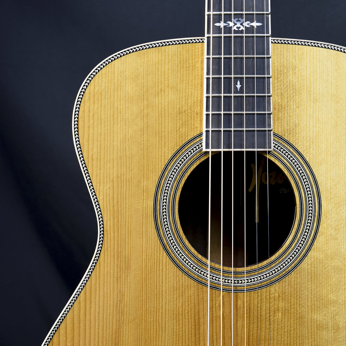 Red Deluxe | OOO Short Scale Golden Adirondack African Blackwood