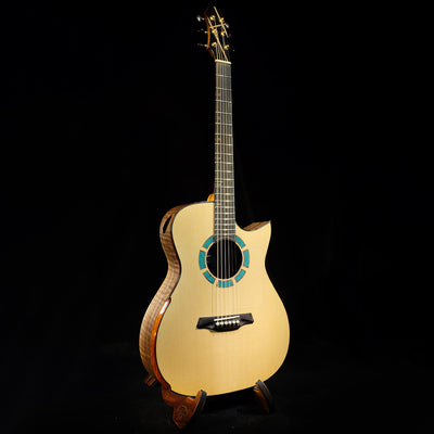 Blue Label | Deep OM Sitka Flamed Walnut #134 | Hold