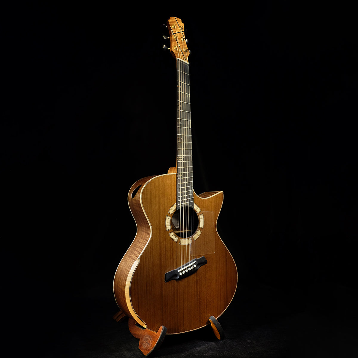Blue Label | MJ Torrefied Red Cedar Flamed Walnut #168 | Fan Fret Hold