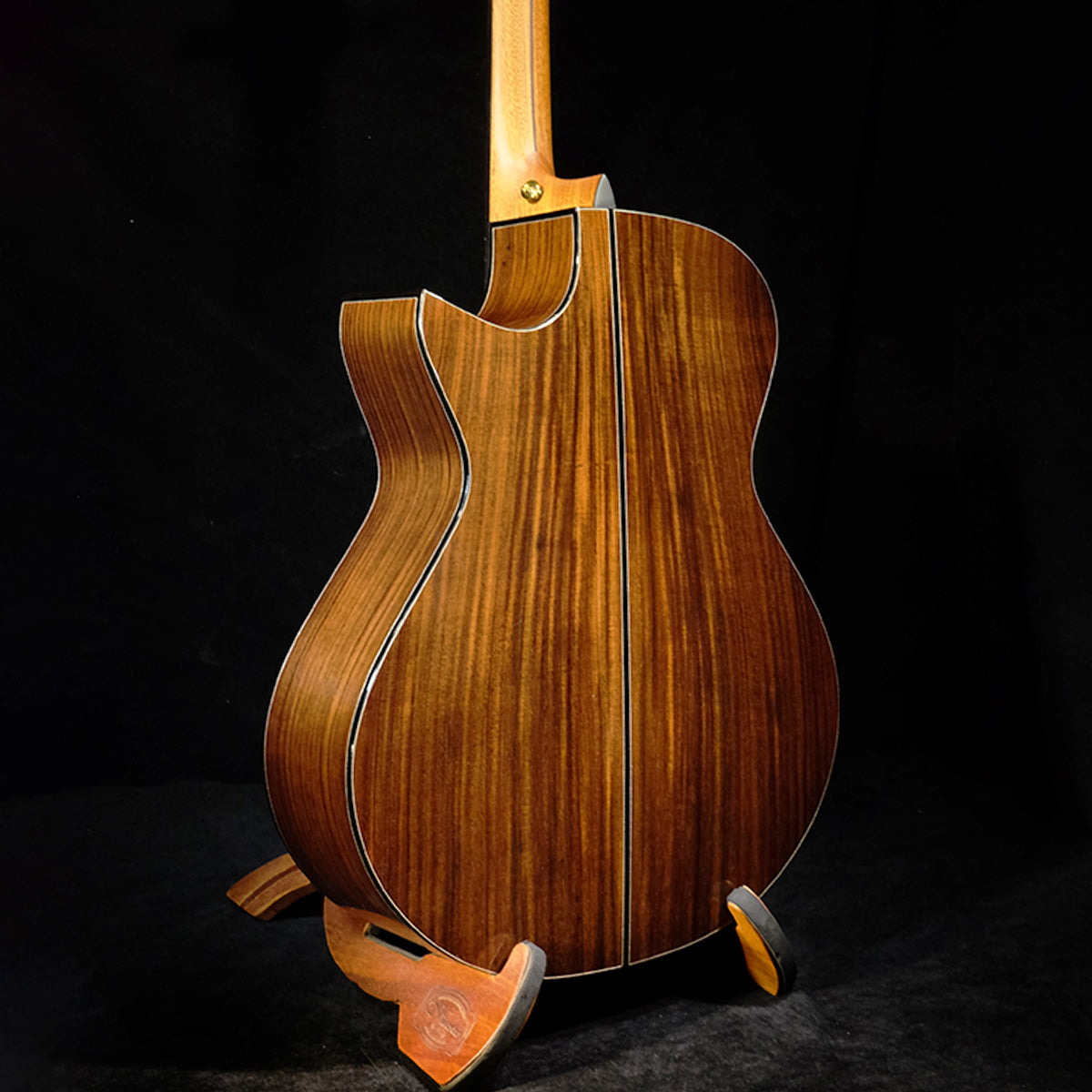Blue Label | MJ Torrefied Swiss Indian Rosewood #182 | Fan Fret Hold