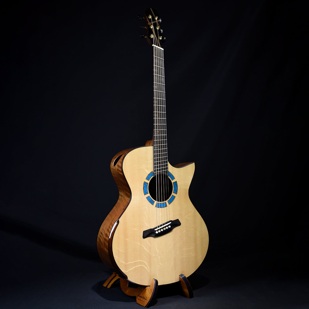 Blue Label | MJ Torrefied Swiss Flamed Walnut #141 | Fan Fret Hold