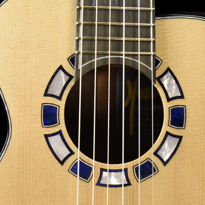 Green Label | Guitalele Sitka Spruce Indian Rosewood | Hold