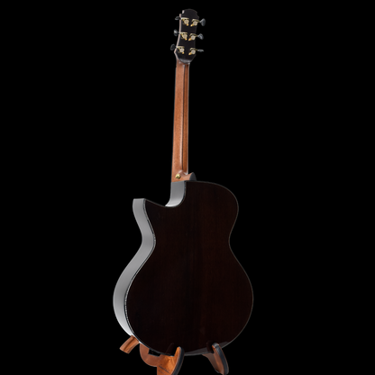 Gold Label | MD Sitka Spruce Wenge Fanned Fret | Hold