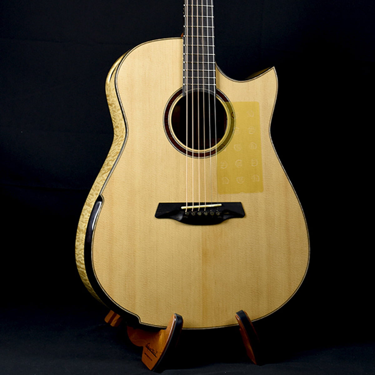 MD Sitka with Flamed Maple