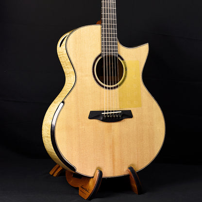 Black Label | MJ Sitka Spruce Flamed Maple
