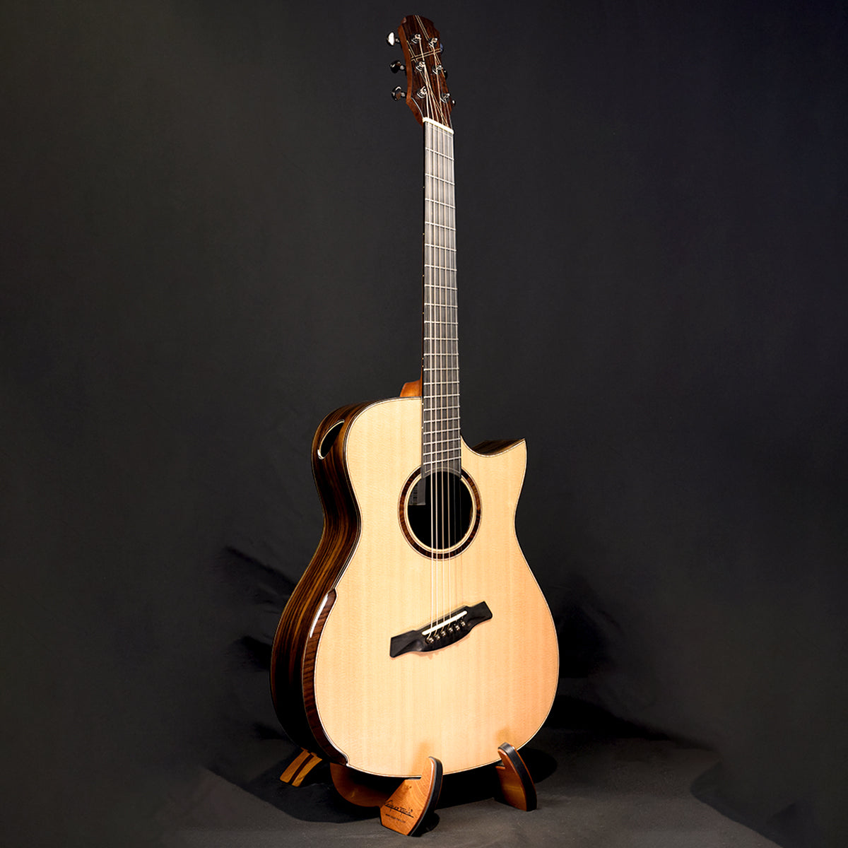 OM Fanned Fret Sitka with Indian Rosewood