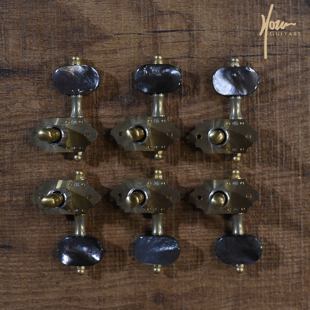 Gotoh Gold Slotted Headstock with Black Mother of Pearl Knobs