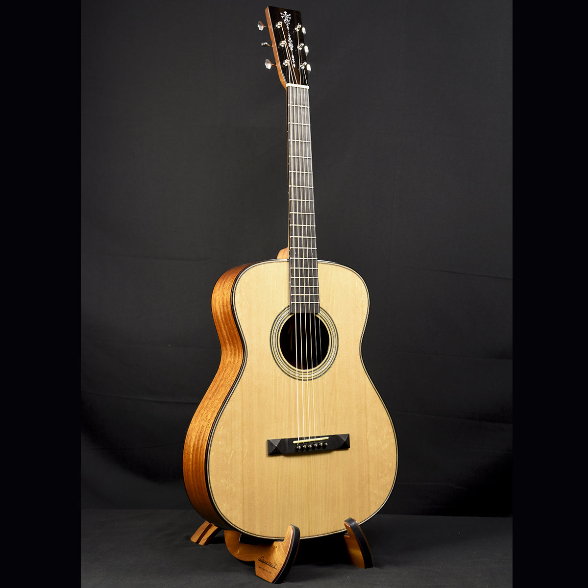 Red Label OOO Sitka Spruce with Mahogany