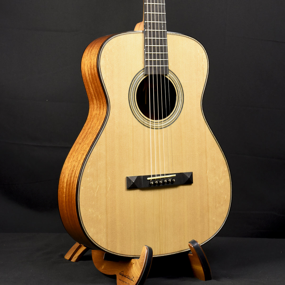 Red Label OOO Sitka Spruce with Mahogany